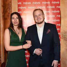 Artur Štaidl s priateľkou na premiére Ivety v pražskej Lucerne