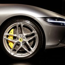 Predstavenie športového automobilu Ferrari Roma.