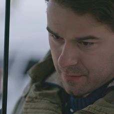 Roman si založil novú rodinu a Nikol nikdy nevyhľadal.