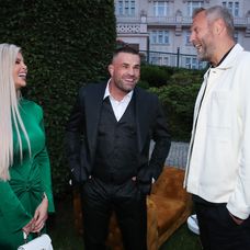 Lela a Karlos sa na filmovom festivale v Karlových Varoch stretli aj s moderátorom a zakladateľom OKTAGONU Ondřejom Novotným.