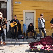 Improvizovaný koncert skupiny HEX v Starom meste