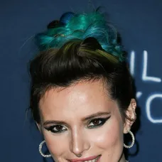 Bella Thorne na premiére filmu I Still See You