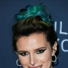 Bella Thorne na premiére filmu I Still See You