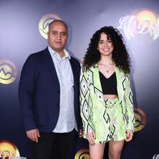 Karina Qayumová s otcom 