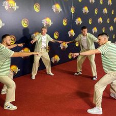 Explov kamoš Adam Rehák (vpravo) tvorí pár s Dominikou Roškovou.