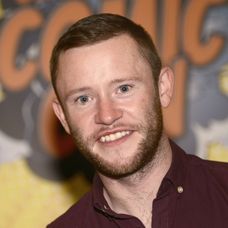 Devon si vo filmoch o Harrym Potterovi zahral Seamusa Finnigana.