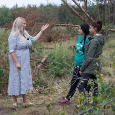 Miška a Lenka tesne pred odchodom do duelantských chatiek