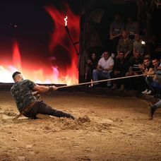 V hákovaní si Dominik poradil najskôr s Petrom, potom aj s Milanom