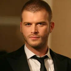 Zakázaná láska - Kıvanç Tatlıtuğ