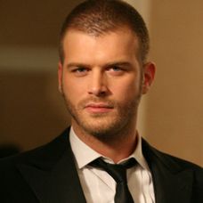 Zakázaná láska - Kıvanç Tatlıtuğ