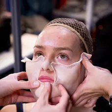 Úžasná premena. Pod touto maskou sa nachádza Mária Bartalos