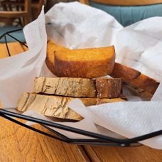 S Radkom Urbanyakom na obede v poľovníckej reštaurácii Silvanus