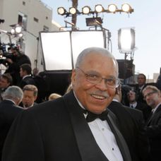 Vo veku 93 rokov zomrel legendárny americký herec James Earl Jones