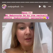 Evelyn v svadobných šatách
