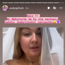 Evelyn v svadobných šatách