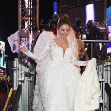 Maria Menounos sa vydala