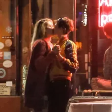 Paris Jackson a Cara Delevingne.