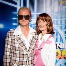 Adela a Viktor ako Kiki Dee a Elton John