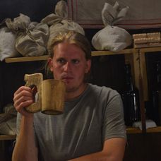 Vratko Rohoň vo videoklipe Sínus dopadu