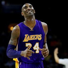 Kobe Bryant a 13-ročná dcéra Gianna. Spolu zahynuli v helikoptére