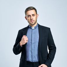 Vincent Navrátil ako Svätý Max