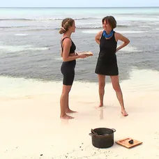 Johana podala Líde pomocnú ruku.