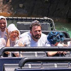 Bennifer v zábavnom parku