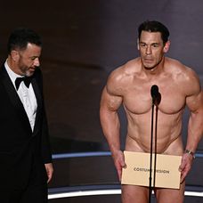 John Cena (takmer) nahý na Oscaroch