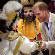 Princ Harry a Meghan prišli do Kolumbie na turné