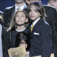 Paris, Prince Michael I. aj najmladší Prince Michael II. na pohrebe svojho otca Michaela Jacksona.