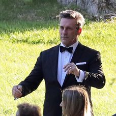 Herecký pár Jon Hamm a Anna Osceola si povedali áno