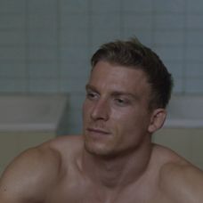 So svadobnou tortou.