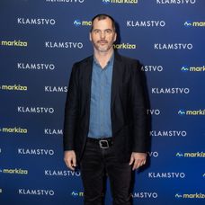 Braňo Mišík na premiére seriálu Klamstvo