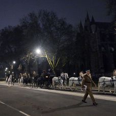 Nácvik korunovačného sprievodu