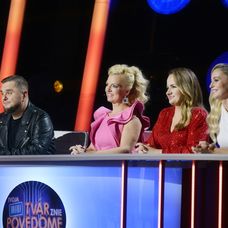 Trojica porotcov s mentorkou Máriou Čírovou.