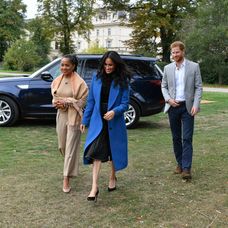 Meghan Markle spolu s mamou Doriou a princom Harrym.