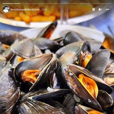 Brooklyn Beckham a Nicola Peltz si užívajú medové týždne.