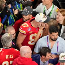 Taylor Swift s Blake Lively na Super Bowl