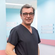 Peter Kočiš ako Staviarsky