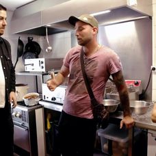 Majiteľ prevádzky Štefan a kuchár Maťko