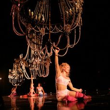 Chandelier Lucas Saporiti Costumes Dominique Lemieux 2015 Cirque du Soleil 