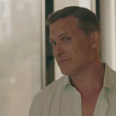 Začiatky vzťahu Andreja (Ján Koleník) a Júlie (Sarah Arató) boli poriadne zamilované.