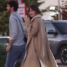 Dakota Johnson po údajnom rozchode s prsteňom na ruke