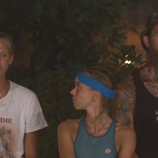 Veronika najskôr oľutovala svoje klamstvá na kmeňovej rade, no v dueli jej sily na Radka nestačili a v Survivore skončila.