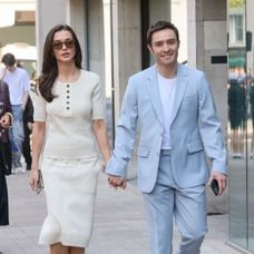 Ed Westwick a Amy Jackson sa zobrali!