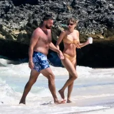 Taylor Swift a Travis Kelce na dovolenke na Bahamách
