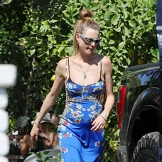 Tehotná manželka Adama Levina, Behati Prinsloo