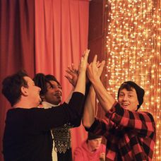 Herci na nakrúcaní videoklipu