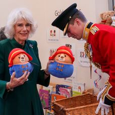 Camilla darovala deťom Paddingtonov