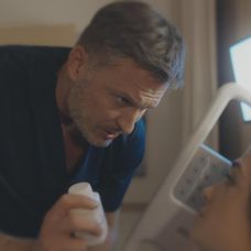 Fabiánovi sa znova rúti svet.